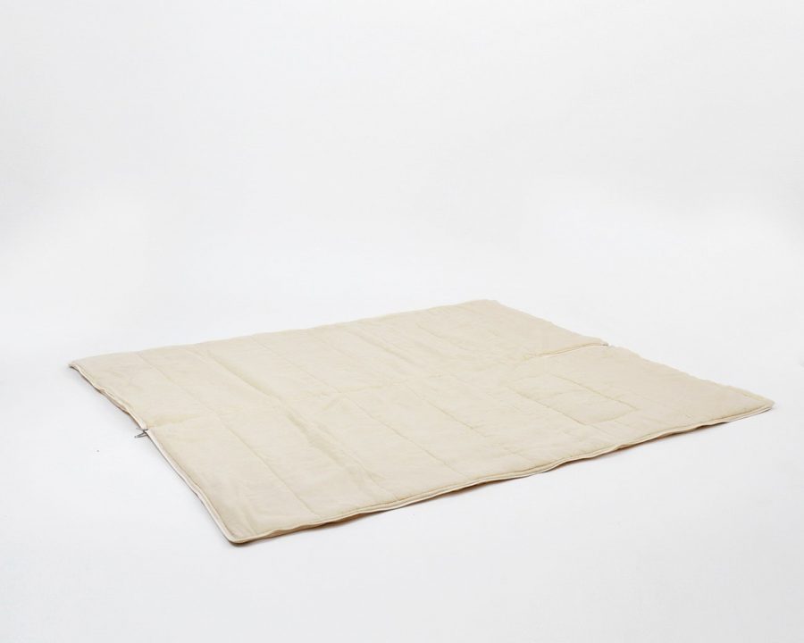 Nomad Heat Silk Sleeper geöffnet wie eine Bettdecke