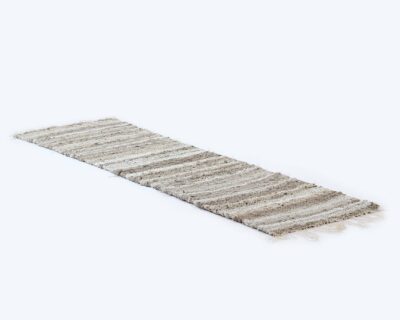 Home of Wool Zero Waste Mission Hand-woven Rug (dark) - taille réelle