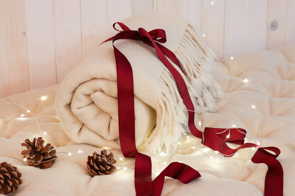 Home of Wool Een kerstslaapkamer make-over - deken van merinoswol