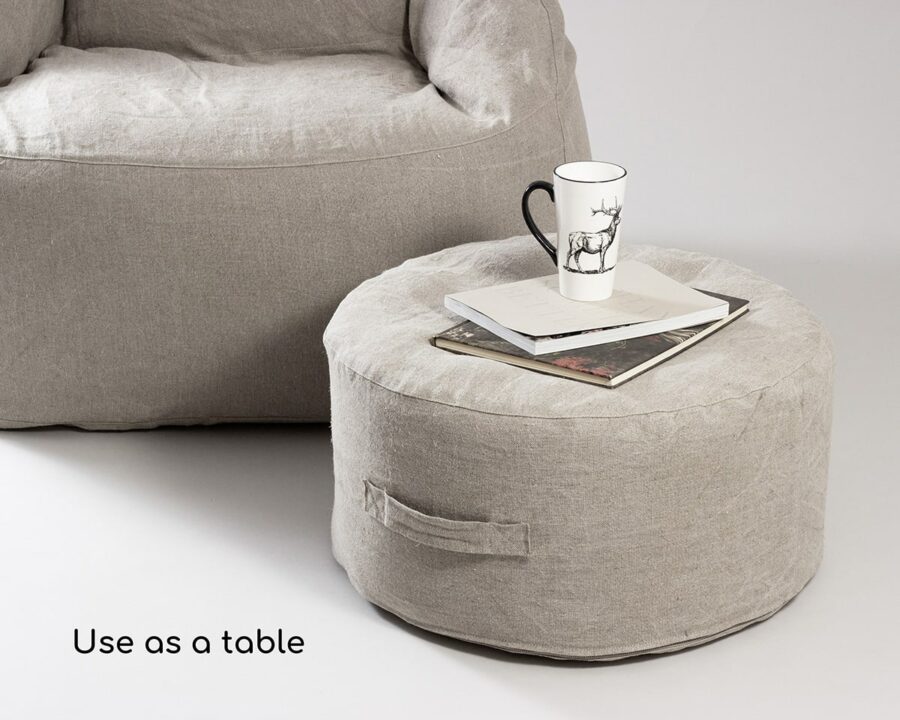 圆形长椅，侧面平整，可用作边桌