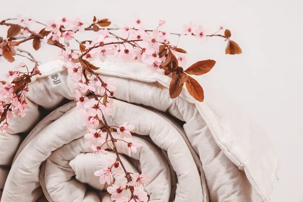 wollen dekbedvulling met bloemen aan de zijkant