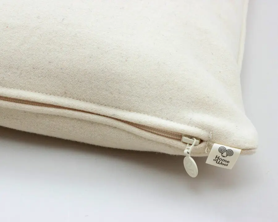 pillow protector detail