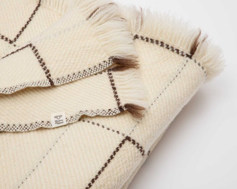 coperta di lana tradizionale ripiegata