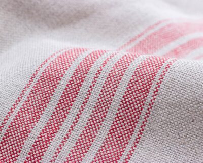 rød stripete linnet stoff nærbilde