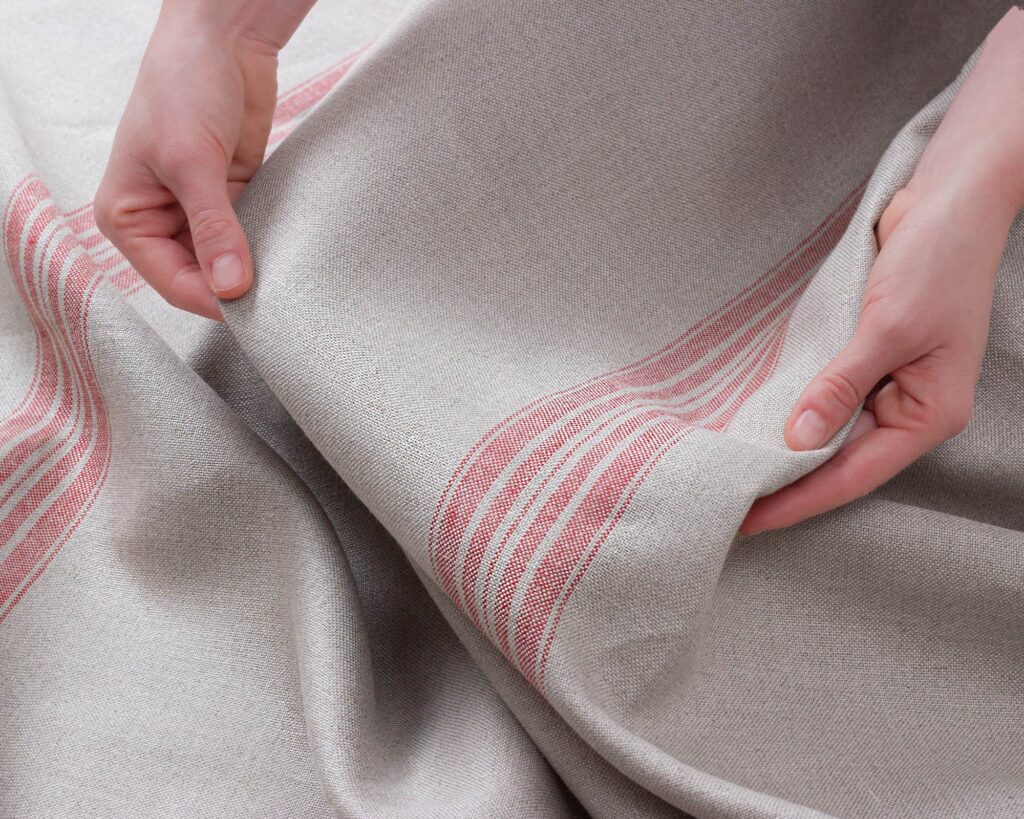 tessuto di lino a righe rosse